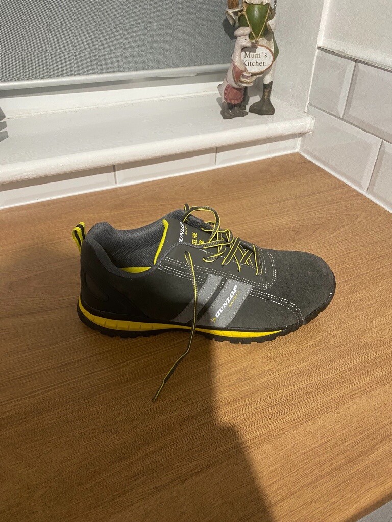 brown dunlop trainers